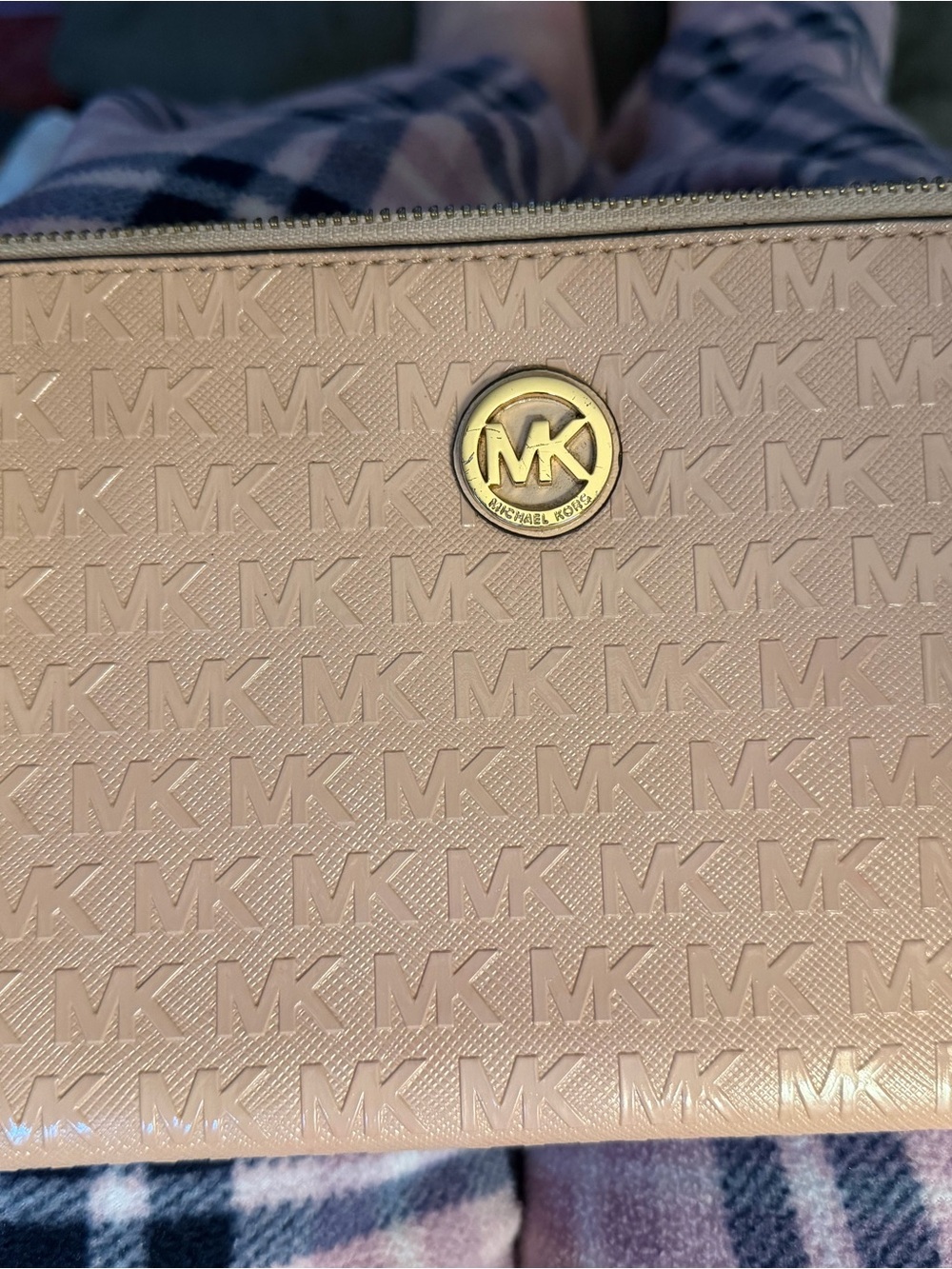 Michael Kors Nude Patent Logo Wristlet Clutch - Picture 6 of 7